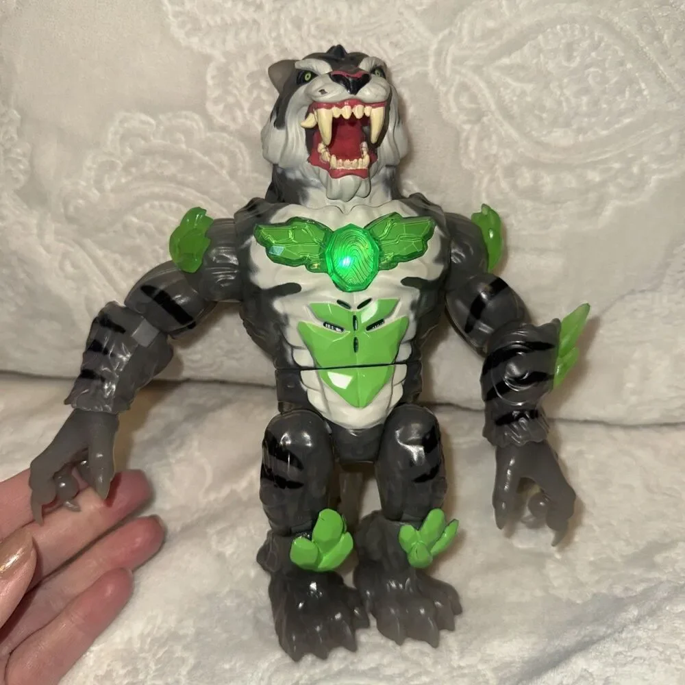 MrBeast Lab Stealth Strike Big Cat Beast Creator Tiger Action Figure Sound Light